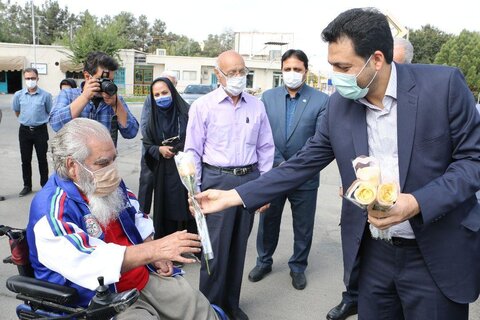 گزارش تصویری|فرماندار ری با سالمندان کهریزک دیدار کرد