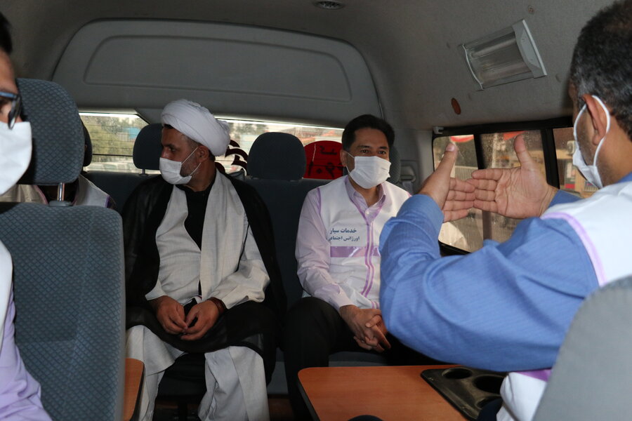 بازدید دکتر حسین نحوی نژاد از کیس کودک آزاری بستری شده در یکی از بیمارستانهای شهر رشت