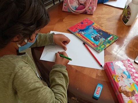 گزارش تصویری |برگزاری مسابقه نقاشی به مناسبت روز کودک بین کودکان کار