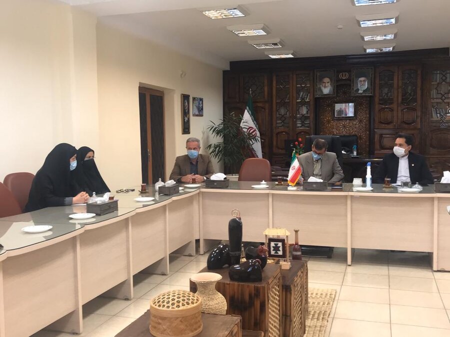 نشست مدیرکل بهزیستی گیلان با فرماندار شهرستان لاهیجان