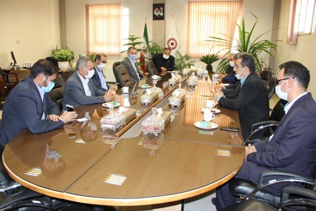 دیدار سرپرست بهزیستی استان اصفهان با مدیر شعب بانک صادرات