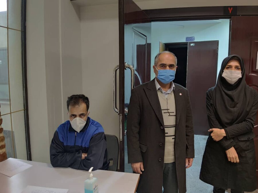 کارکنان بهزیستی استان تهران برابر آنفولانزا واکسینه شدند