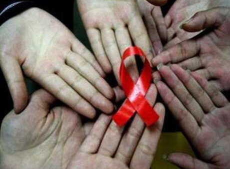 شناسایی ۱۴۰ یتیم ایدز/چالش های مبتلایان و ایتام از انگ زدن و گذران معیشت تا مشکلات روانی