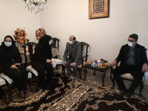 دیدار مدیرکل بهزیستی استان تهران با خانواده پذیرنده دو کودک دارای معلولیت