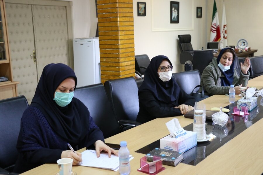 نشست مدیرکل بهزیستی استان گیلان با مدیرعامل و رئیس هیئت مدیره کانون مهدهای کودک