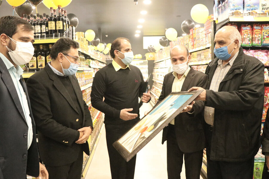 برای نخستین بار در کشور؛ 
راه اندازی فروشگاهی در کرمان که همه کارکنانش معلول است