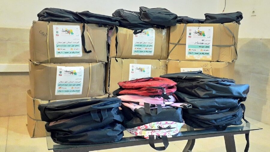 در رسانه | توزیع ۳۰۰ کیف و بسته لوازم‌التحریر بین دانش آموزان بهزیستی آبادان