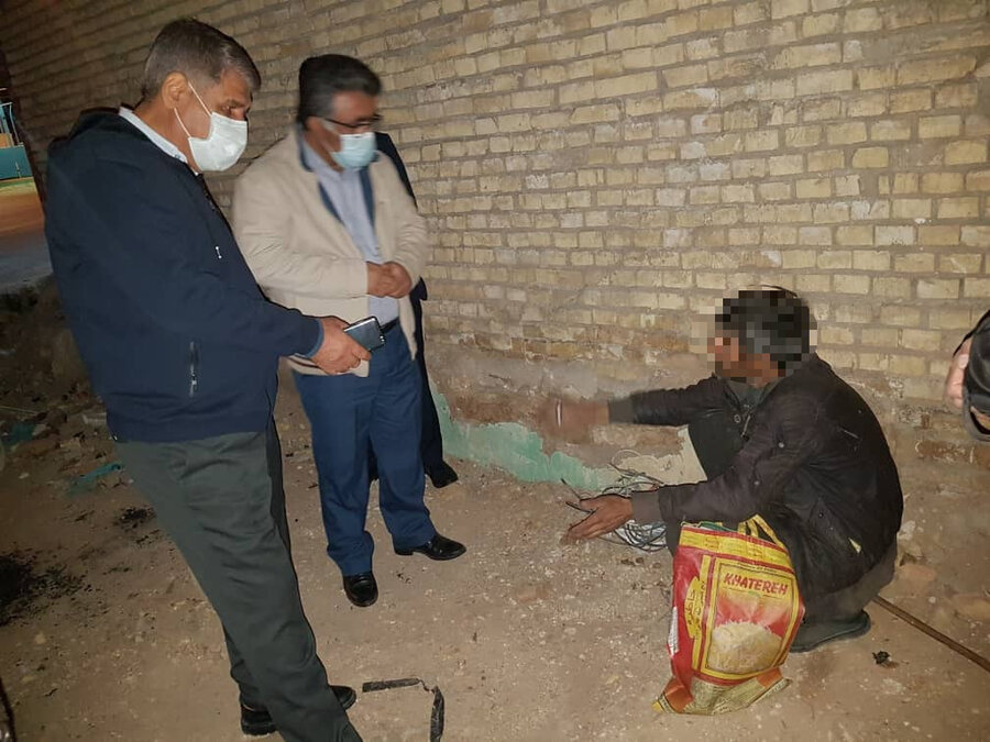 بازدید مدیر کل و معاونین بهزیستی خوزستان از روند خدمات رسانی به افراد بی سرپناه