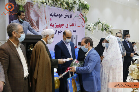 گزارش تصویری | اهداء ۱۲۰سری جهیزیه به نو عروسان جامعه بهزیستی گلستان