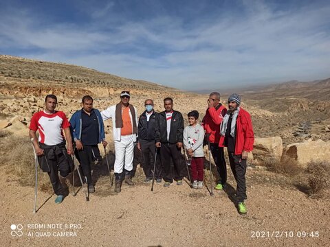 ببینیم | فارس | صعود معلولین قطع عضو تحت حمایت بهزیستی فارس به ارتفاعات بام سبز شیراز