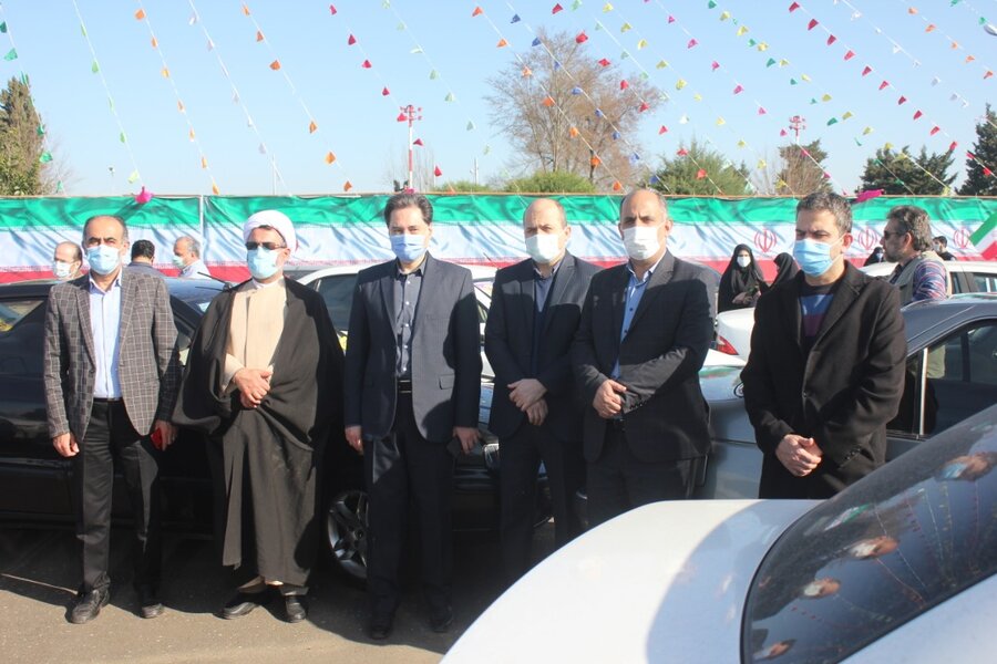 حضور پر شور مدیرکل و همکاران بهزیستی گیلان در مانور خودرویی یوم الله ۲۲ بهمن