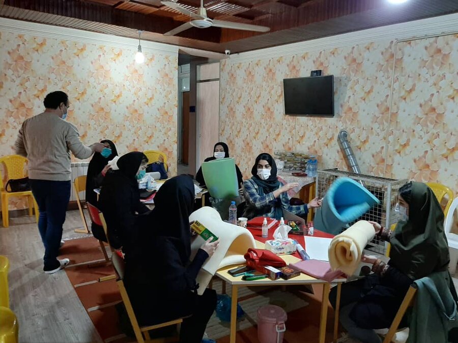برگزاری کارگاه آموزشی ساخت عروسک ماپت ویژه مربیان هنری مراکز روزانه توانبخشی