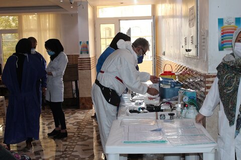 ببینیم| ایمن سازی سالمندان مقیم مراکز بهزیستی خوزستان در مقابل ویروس کووید ۱۹
