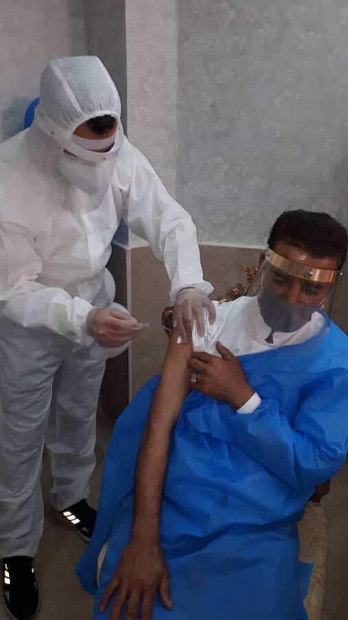 اولین سری واکسیناسیون کرونا در مراکز شبانه روزی نگهداری سالمندان در استان سمنان انجام شد