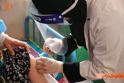 گزارش تصویری | واکسیناسیون سالمندان گلستانی علیه کرونا