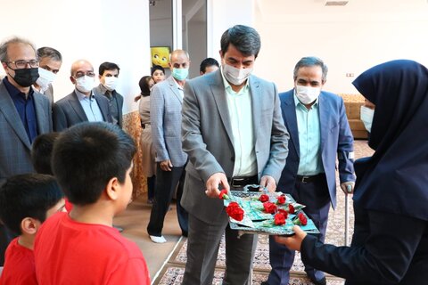 گزارش تصویری | عید دیدنی استاندار یزد با کودکان موسسه خیریه فرزندان آسمانی