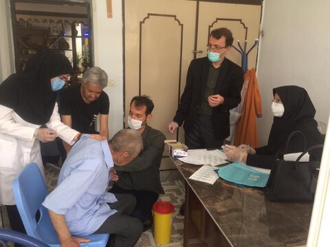 مرحله ی دوم واکسیناسیون در مراکز نگهداری سالمندان خراسان جنوبی انجام شد