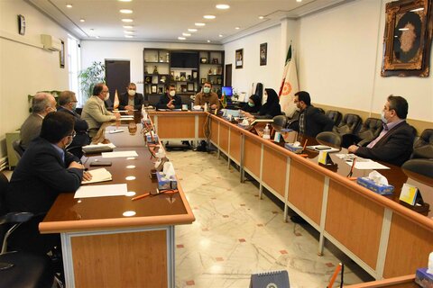 اولین نشست کارگروه اقدام فوق‌العاده برای کاهش آسیب‌های حاشیه شهر مشهد در بهزیستی خراسان رضوی