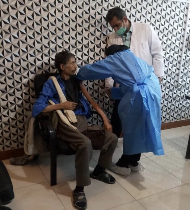 ملارد| تزریق مرحله دوم واکسن کرونا در مراکز سالمندان شهرستان 