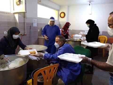 گزارش تصویری | طالقان | نذر غذا بین مددجویان طالقانی