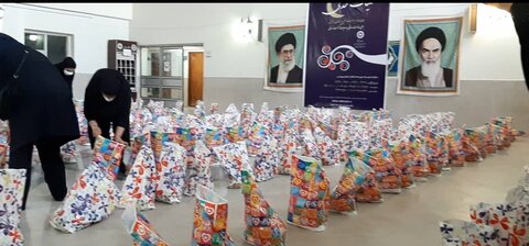 دررسانه|نیکوکار دزفولی ۳۰۰ بسته معیشتی به نیازمندان اهدا کرد