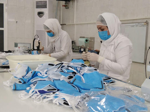 خواف | تولید ۶۰ هزار ماسک بهداشتی توسط یک گروه همیار بهزیستی خواف