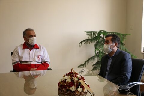 گزارش تصویری دیدار با مدیر عامل هلال احمر استان و تبریک هفته هلال احمر و صلیب سرخ