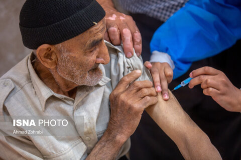 رایزنی با وزارت بهداشت برای تزریق دز سوم واکسن کرونا به افراد مقیم در مراکز شبانه‌روزی