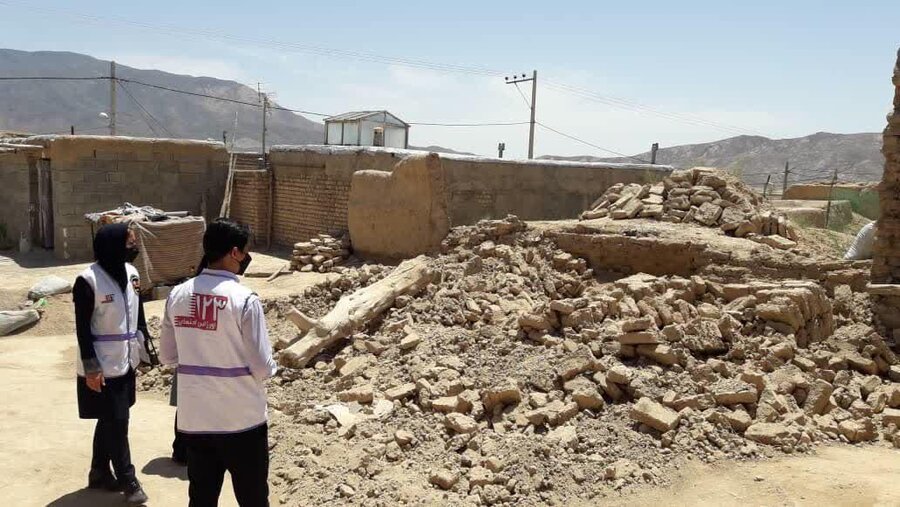 گزارش تصویری از حضور تیم اورژانس ۱۲۳ در مناطق زلزله زده بخش شوقان