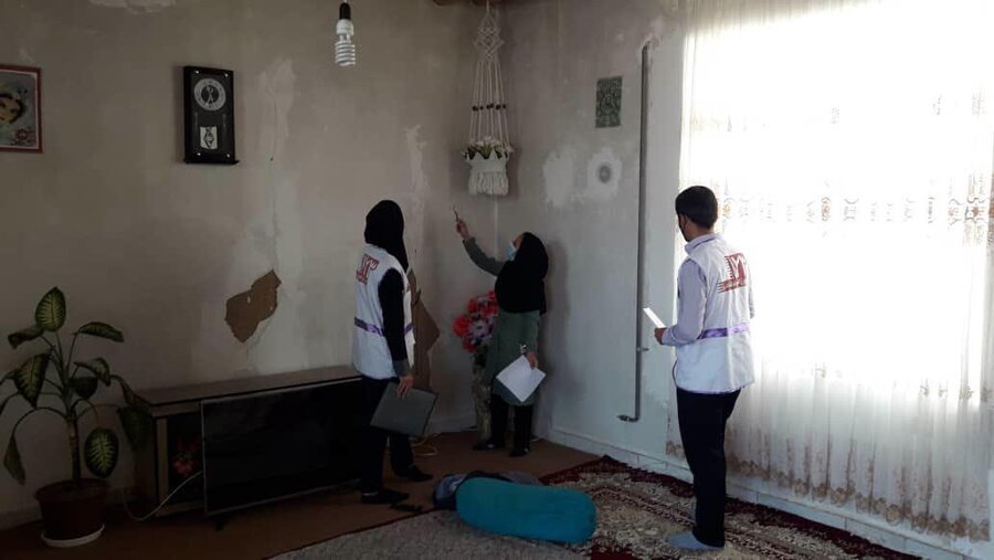 گزارش تصویری از بازدیدتیم اورژانس 123 از مناطق زلزله زده بخش شوقان