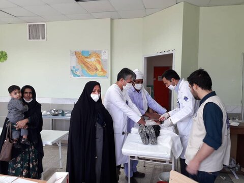 خدمات جهادی پزشکی و مددکاری مؤسسه‌ی زندگی خوب در شهرستان صالح آباد