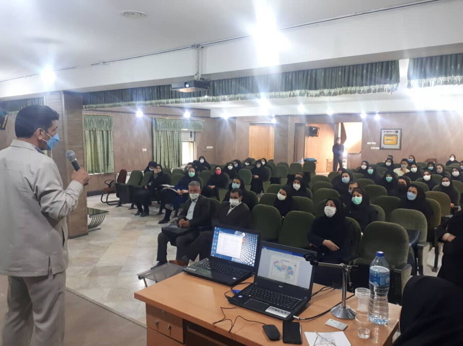مشهد | برگزاری دوره‌های آموزشی ویژه پرسنل مراکز مثبت زندگی
