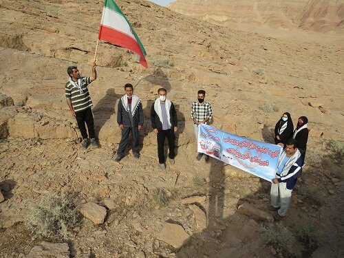خوروبیابانک| کوهپیمایی کارکنان اداره بهزیستی به مناسبت سالروز آزادسازی خرمشهر