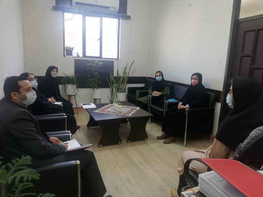 نشست هم اندیشی رییس کمیته امداد امام خمینی (ره) با مدیریت بهزیستی شهرستان بوشهر