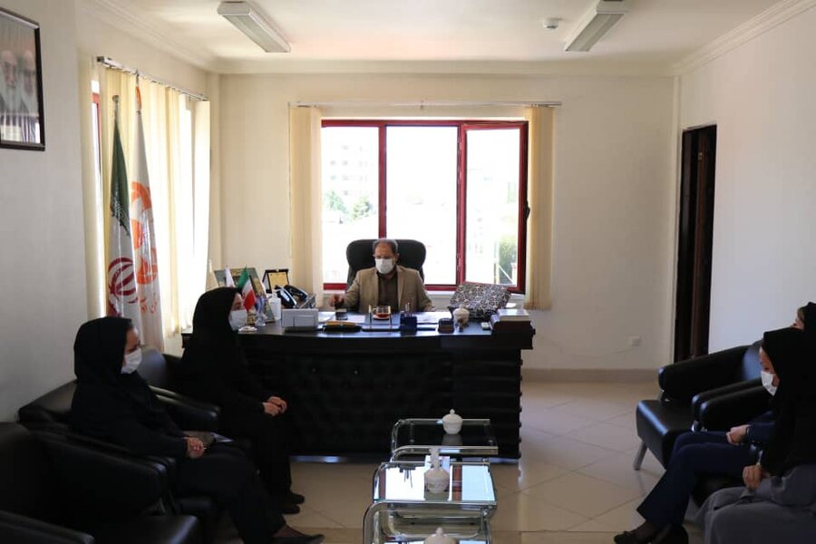 دیدار جمعی از  مشاوران مرکز مشاوره تلفن ۱۴۸۰ با مدیرکل بهزیستی آذربایجان غربی