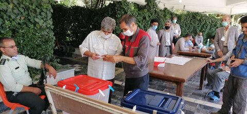 گزارش تصویری | برگزاری انتخابات در مراکز تحت نظارت بهزیستی استان