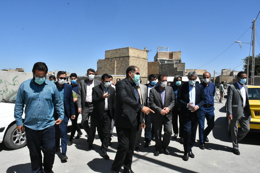 بازدید اعضای کمیسیون اجتماعی مجلس شورای اسلامی از مناطق حاشیه‌ای مشهد