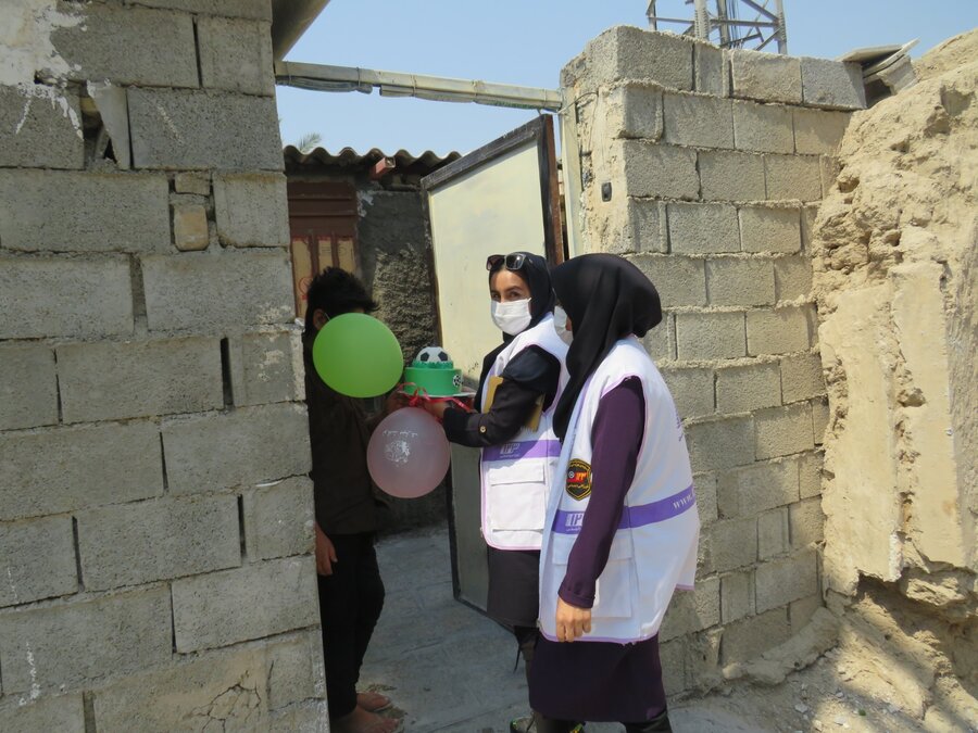 تنگستان| اورژانس اجتماعی بهزیستی  شهرستان تنگستان طرح تولد مهر را برای کودکان جامعه هدف آسیب ها اجرا می کند