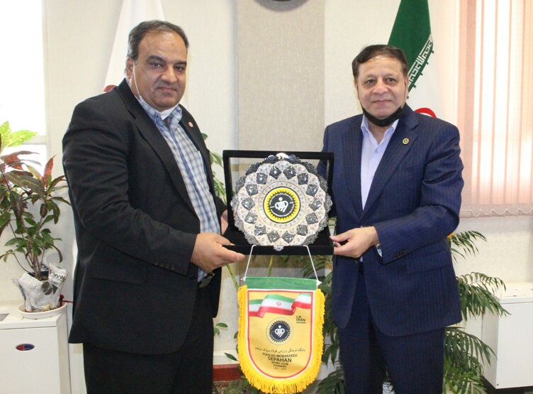 مدیرعامل باشگاه فرهنگی- ورزشی سپاهان با مدیرکل بهزیستی استان اصفهان دیدار  کرد