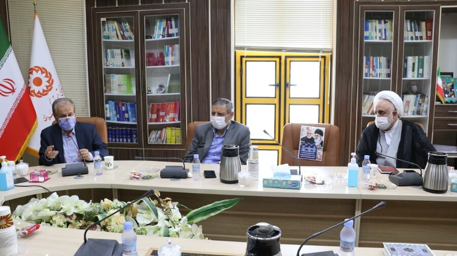 نشست مدیرکل بهزیستی گیلان با اعضای بنیاد الغدیر استان