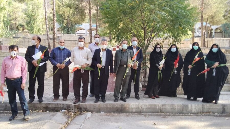  برگزاری آئین غبار روبی و عطر افشانی مزار شهیدان بمناسبت هفته بهزیستی