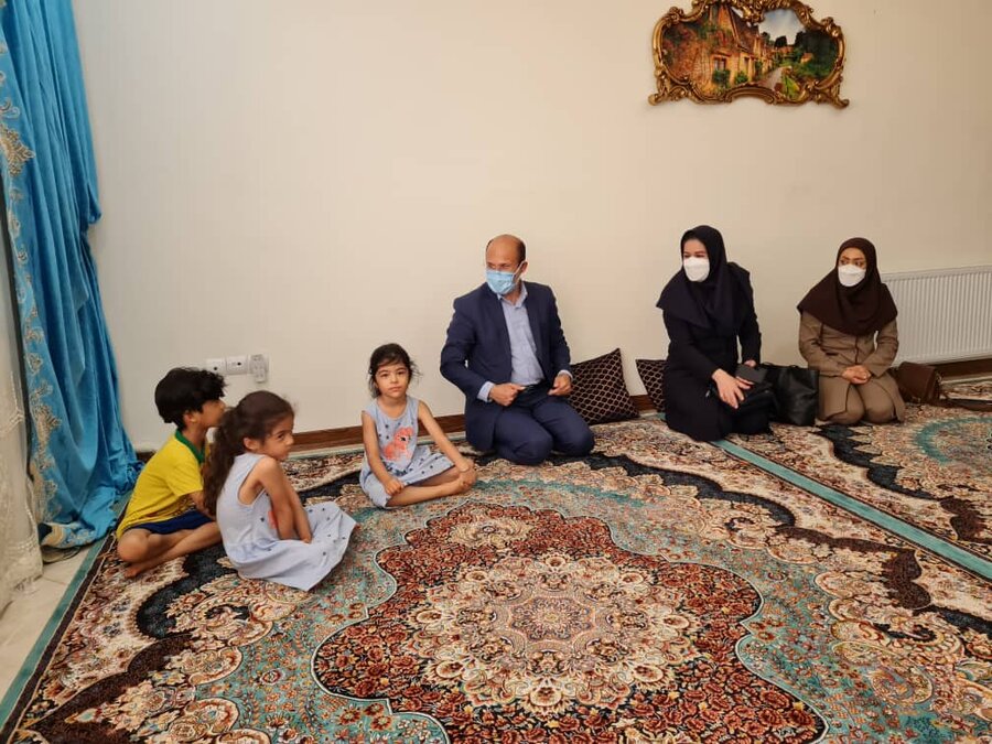 مدیرکل بهزیستی استان با خانواده های دارای فرزندان چند قلو دیدار کرد


