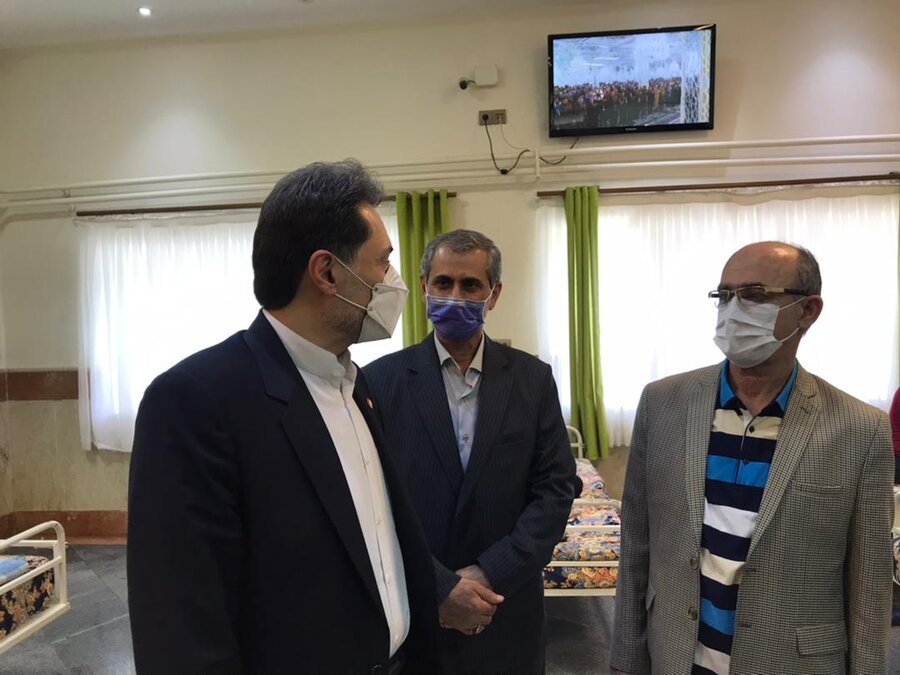 بازدید دکتر حسین نحوی نژاد از آسایشگاه شبانه روزی نگهداری معلولین ذهنی بالای ۱۴ سال غرب گیلان