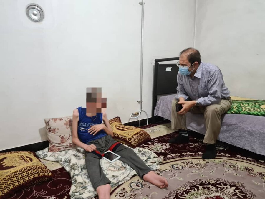 حضور مدیرکل بهزیستی آذربایجان غربی در منازل مددجویان سردشتی