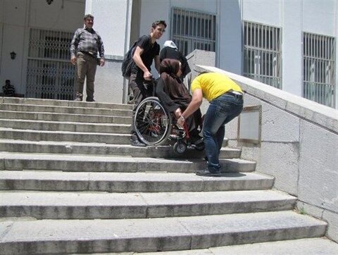 معاون بهزیستی کرمان بر مناسب‌سازی معابر معلولان تاکید کرد