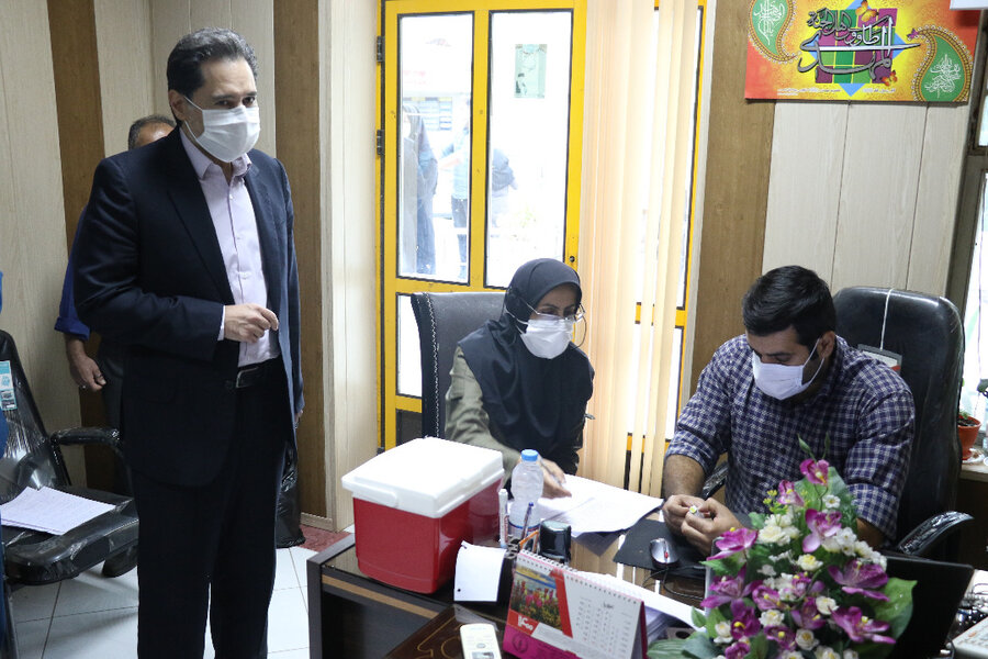 بازدید مدیرکل بهزیستی گیلان از پایگاه تزریق واکسن مستفر در بهزیستی شهرستان رشت