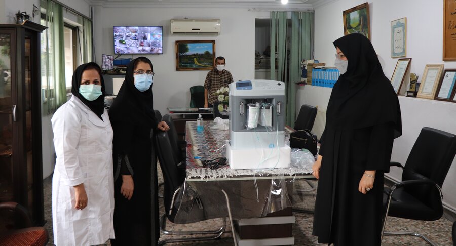 آمل ׀ اهداء یک دستگاه اکسیژن ساز به مرکز توانبخشی فجر شهرستان آمل