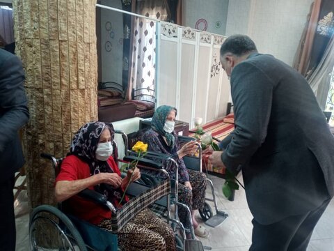 گزارش تصویری | تکریم مقام سالمندان با حضور مسئولین شهرستان ساوجبلاغ