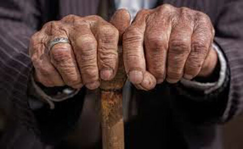 وجود ۳ هزار و ۵۶۰ سالمند مجهول‌الهویه در ایران