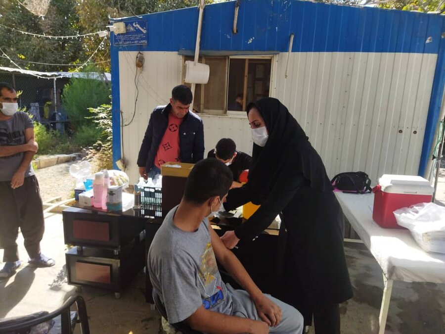 شهرقدس| آغاز واکسیناسیون کارکنان و مددجویان مراکز اقامتی شهرستان